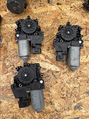 Audi A6 (C5 - 4B) ablakemelő motor 