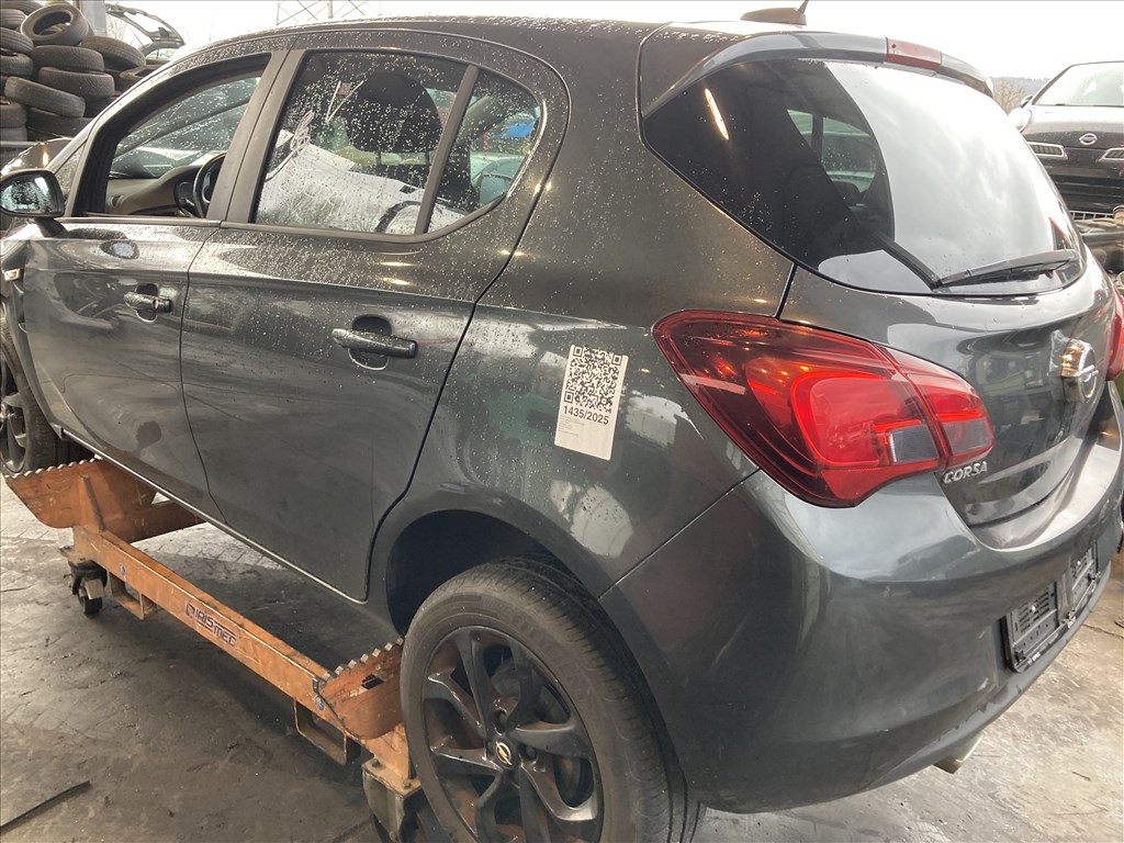 Opel Corsa E bontott alkatrészei 6. kép