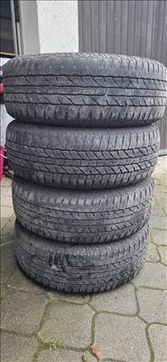 Eladó egy garnitúra 235/65 R17 negyévszakos Yokohama Gelandar gumik