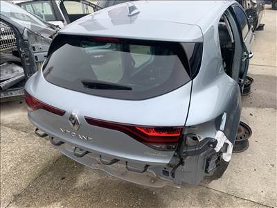 Renault Mégane IV 5 ajtós hátulja csomagtérajtó lökhárító 