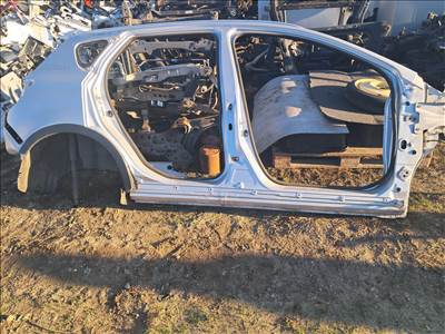 Suzuki SX4 S-Cross I Jobb hátsó sárvédő, negyed küszöbbel