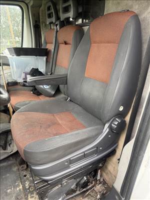 Fiat Ducato vezető ülés 