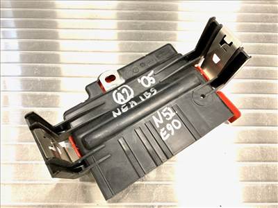 BMW 1 3 X1 pozitív kábel elosztó biztosíték tábla akkumulátor saru terminál E90 E91 E92 E81 E87 E84 v4693664907 61146936649