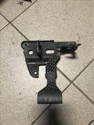 Audi A4 (B6/B7) géptető nyitó