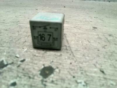 VOLKSWAGEN golf iv. relé