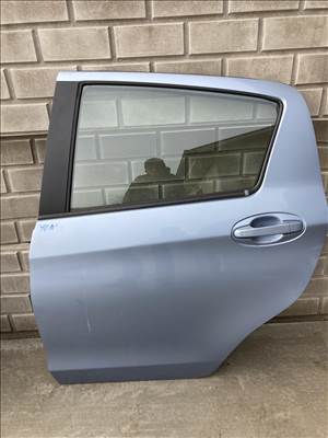 Toyota Yaris (XP130/XP150) Bal hátsó ajtó 