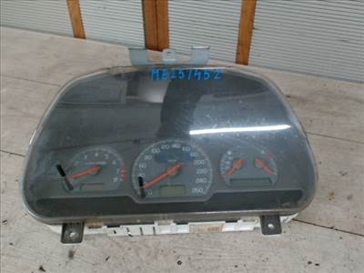 VOLVO V40 Kilóméteróra