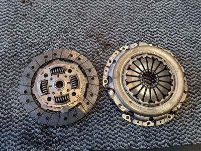 Ford Focus II kuplungszerkezet tárcsával