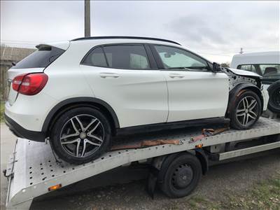 Mercedes Benz GLA    X 156 , w 156 jobb hátsó ajtó