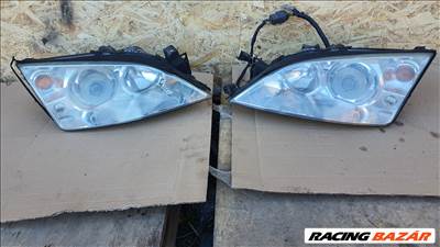 2006 Ford Mondeo Xenon jobb és bal oldali fényszóró  0301174672