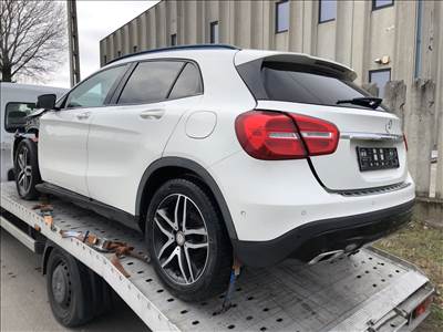 Mercedes Benz GLA   x 156 , w 156 Csomagtérajtó
