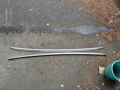 Audi A4 (B8 - 8K) AUDI A4 B8 Tetősín Pár 8k9860021a 8k9860022a