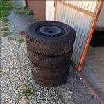  5x112 lyukosztású 15" új felni, rajta 195/65 újszerű téli gumi gumi 