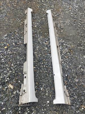 Toyota Corolla Verso (AR10) küszöb burkolat 