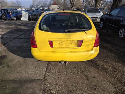 Nissan Primera III 1.8 CSOMAGTÉR ajtó 