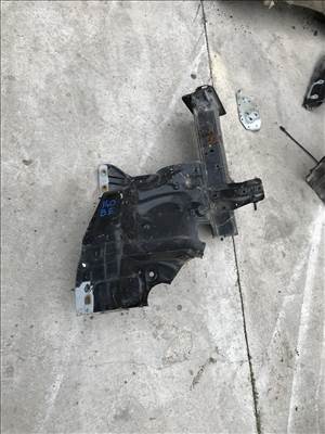 Hyundai i40 bal első nyúlvány