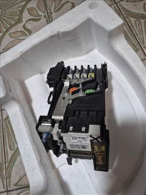 Citroën C4 Picasso I, Peugeot 5008 I  akkumlátor vezérlő elektronika delphi28236841