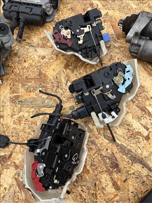 Volkswagen Golf Plus ajtózár 