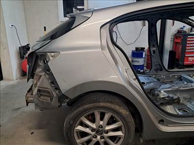 Mazda 3 (BM) HATCHBACK Jobb hátsó sárvédő negyed