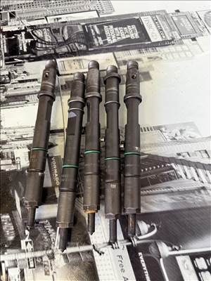 Audi A6 C5 4B 2.5 V6 tdi porlasztócsúcs 059130201e