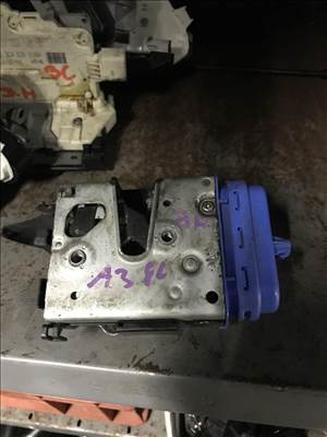 Audi A3 (8L) jobb hátsó zár 8d0839016a