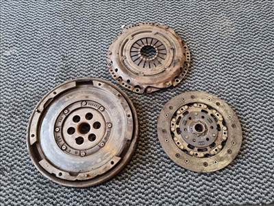 Opel Insignia A kettőstömegű lendkerék szett (Motorkód: A16XER, A18XER) 55562241