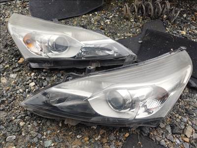 Toyota Corolla Verso (AR10) lámpa 