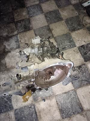 Kia Ceed 1.4 benzines váltó 