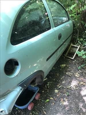 Opel Corsa C bontásra egyben eladó