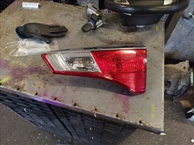 Toyota RAV4 2013-2016 jobb belső hátsó lámpa