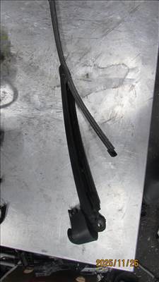 Volkswagen Tiguan I Hátsó ablaktörlő kar 