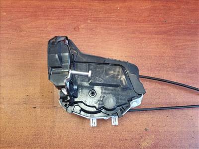 TOYOTA YARIS (P13) Jobb hátsó Ajtózár