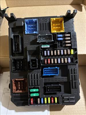 Opel Corsa F, Opel Grandland Karosszéria vezérlőegység  9832880280