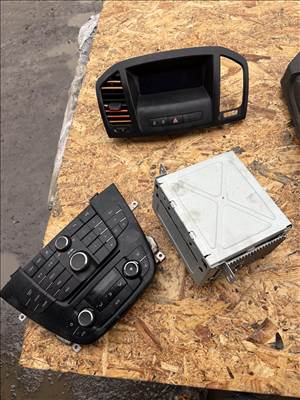 Opel Insignia A 2.0 Turbo rádió, navigáció 