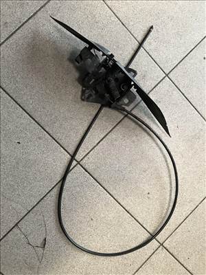 Volkswagen Passat B5.5 géptető zár