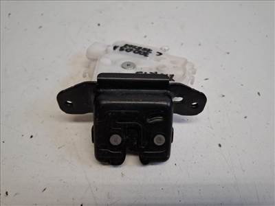 Toyota Yaris (XP130) csomagtérajtózár (csomagtérajtó zár)