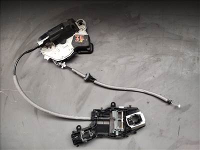 Volkswagen Passat B8 jobb első ajtózár  5e2837016