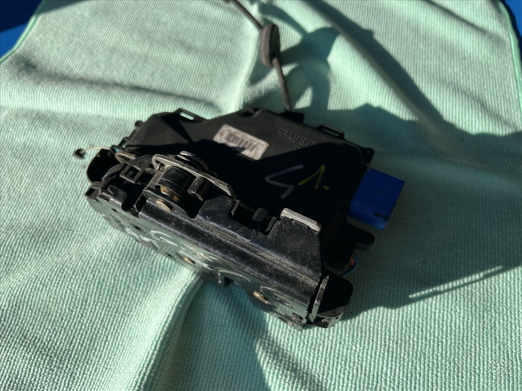 Volkswagen Golf V A5 Typ 1K jobb első ajtózár szerkezet  3d1837016 3. kép