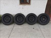  4x108 lyukosztású 14" használt lemezfelni, rajta 175/65 használt Hankook téli gumi gumi 