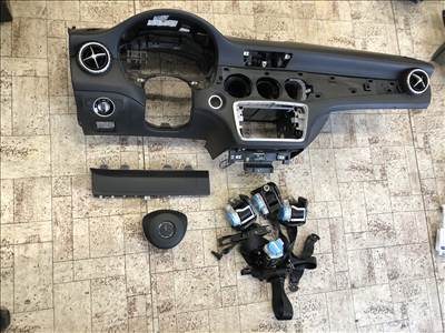 Mercedes benz GLA w 156 , X 156 GYÁRI műszerfal párna , légzsák szett