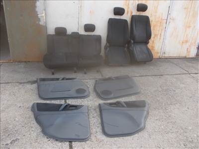 Suzuki Liana 5 ajtós ülésgarnitúra 2001-2007