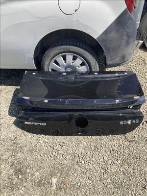 Mercedes EQB X243 csomagtérajtó