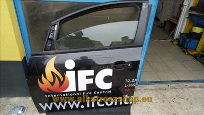 Opel Astra J bal első ajtó - fekete