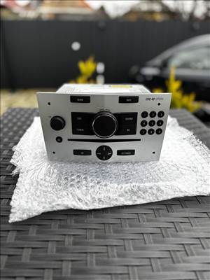 Opel CDC 40 Opera fejegység