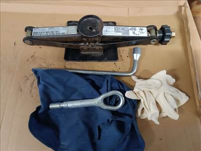 Mercedes B-osztály W245 emelő 