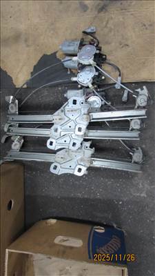 Toyota Celica (T200) Jobb ablakemelő szerkezet motorral  8571020221