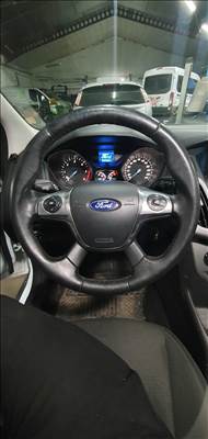 Ford Focus mk3 multi kormány 