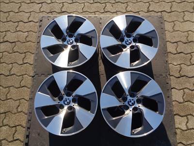 BMW gyári alufelni 17-es, 5×112-es osztó, szenzorral újszerűen eladó. 