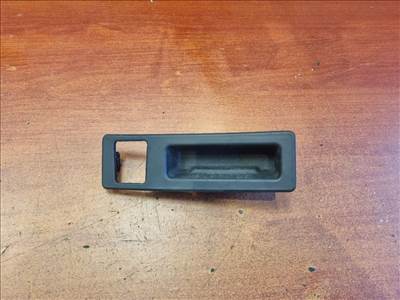 BMW 3 (F31), BMW 5 (F11), BMW 5 (F10), BMW 3 (F30), BMW 2 (F22), BMW 4 (F36), BMW X1 (F48) Csomagtérajtó Kapcsoló