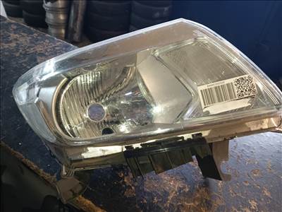Nissan Navara (D23) jobb fényszóró sérült nissan260104kj0a
